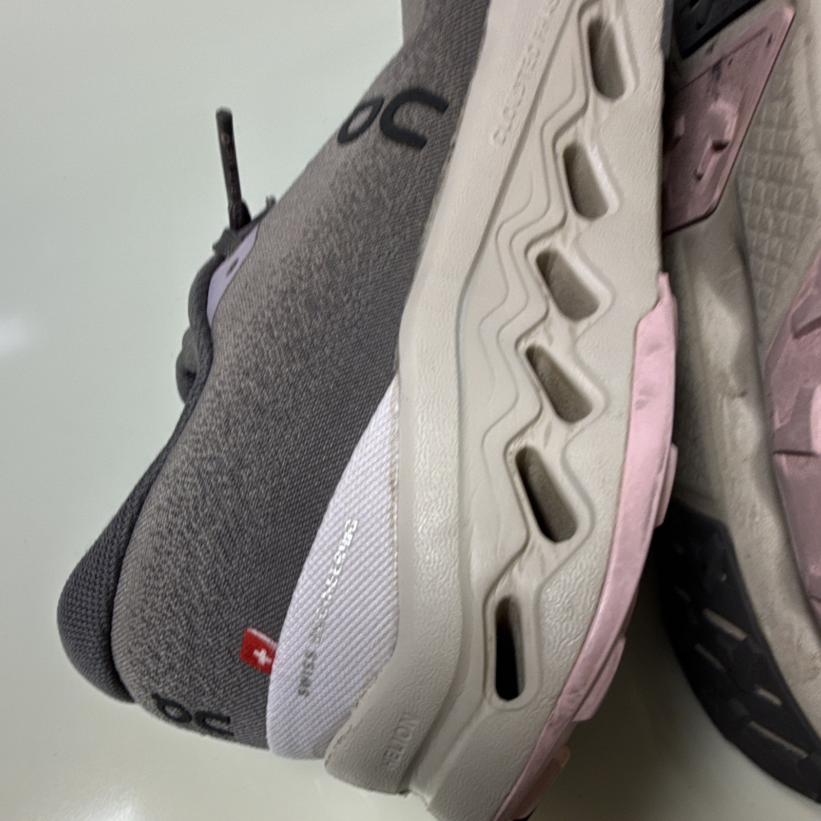 On Cloudsurfer Trail Waterproof Women’s Trail Running Sneakers Gray/Purple