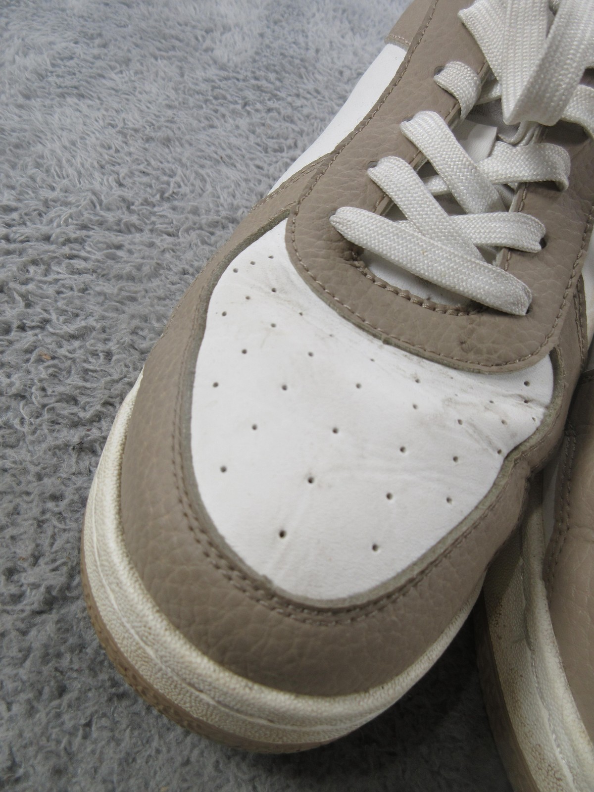 Alo Shoes Womens 10 White Tan Leather Low Top Casual Comfort Sneakers A0685U