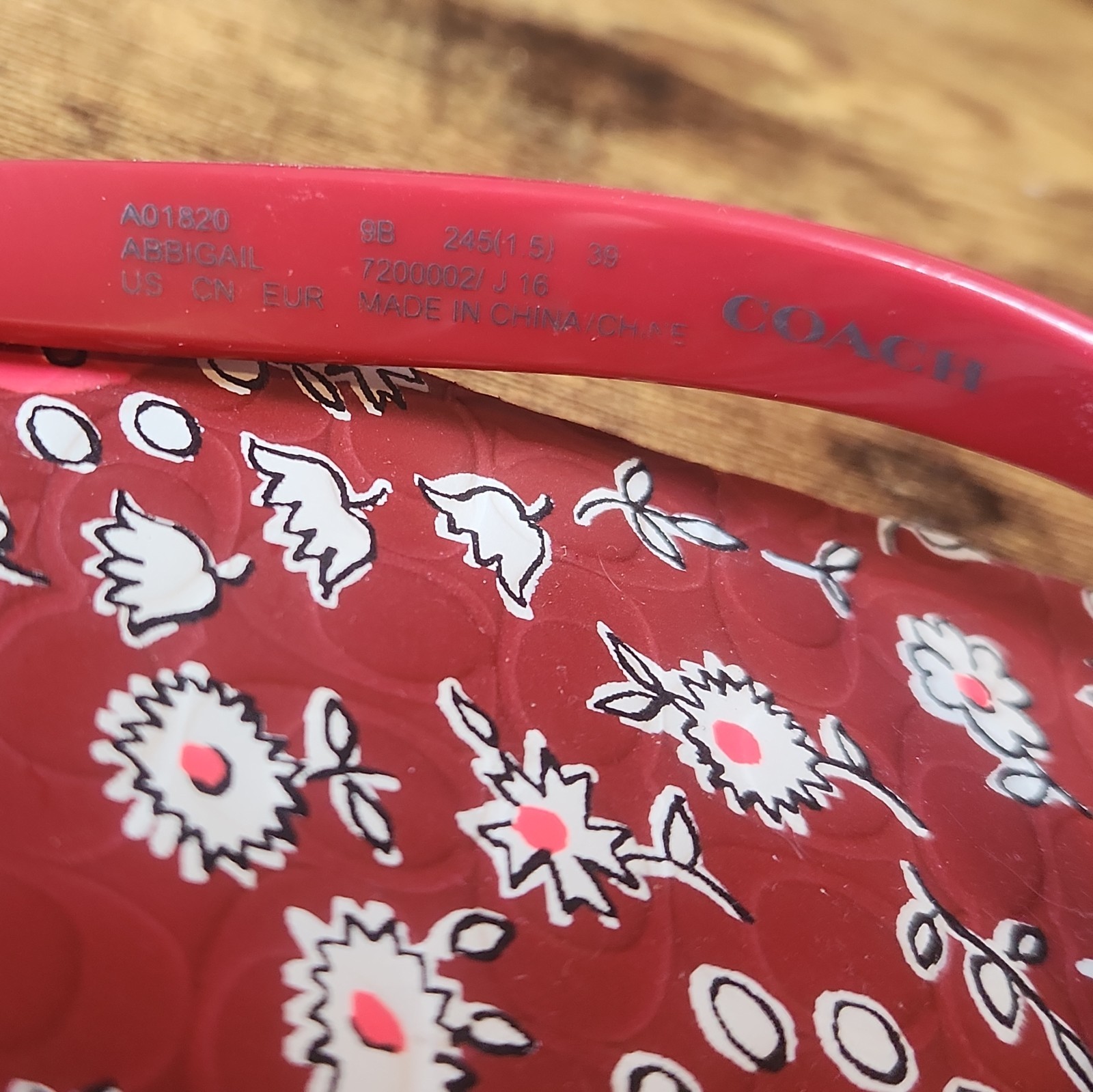 New Coach Abbigail flip flops Red Floral Size 9-10