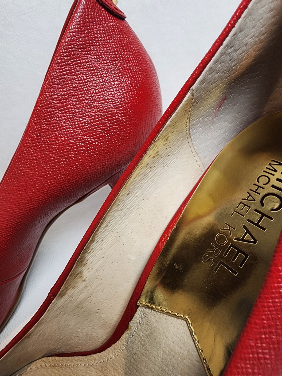 MICHAEL Michael Kors Red Pointed Toe Pump Saffiano Leather Logo US 8