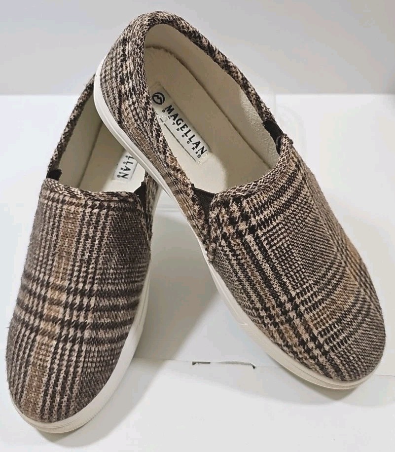 Magellan OutDoors Shoes Loafers Slip Ons Women Size 10B Brown Plaid.