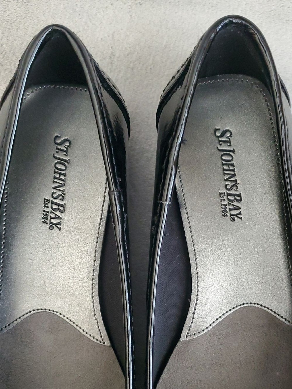 ST. JOHN’S BAY Black Faux Patent Leather Buckle Accent Loafers WOMEN’S SIZE: 7M