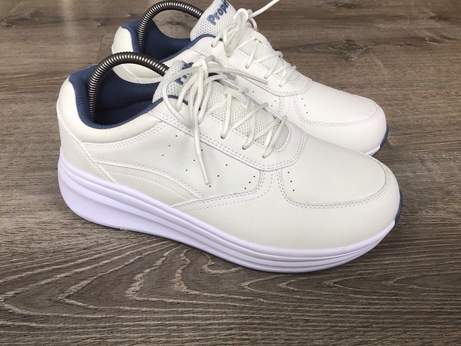 Propet Ultima Shoes Womens 10 4E White Walking Athletic Lace-Up Sneaker