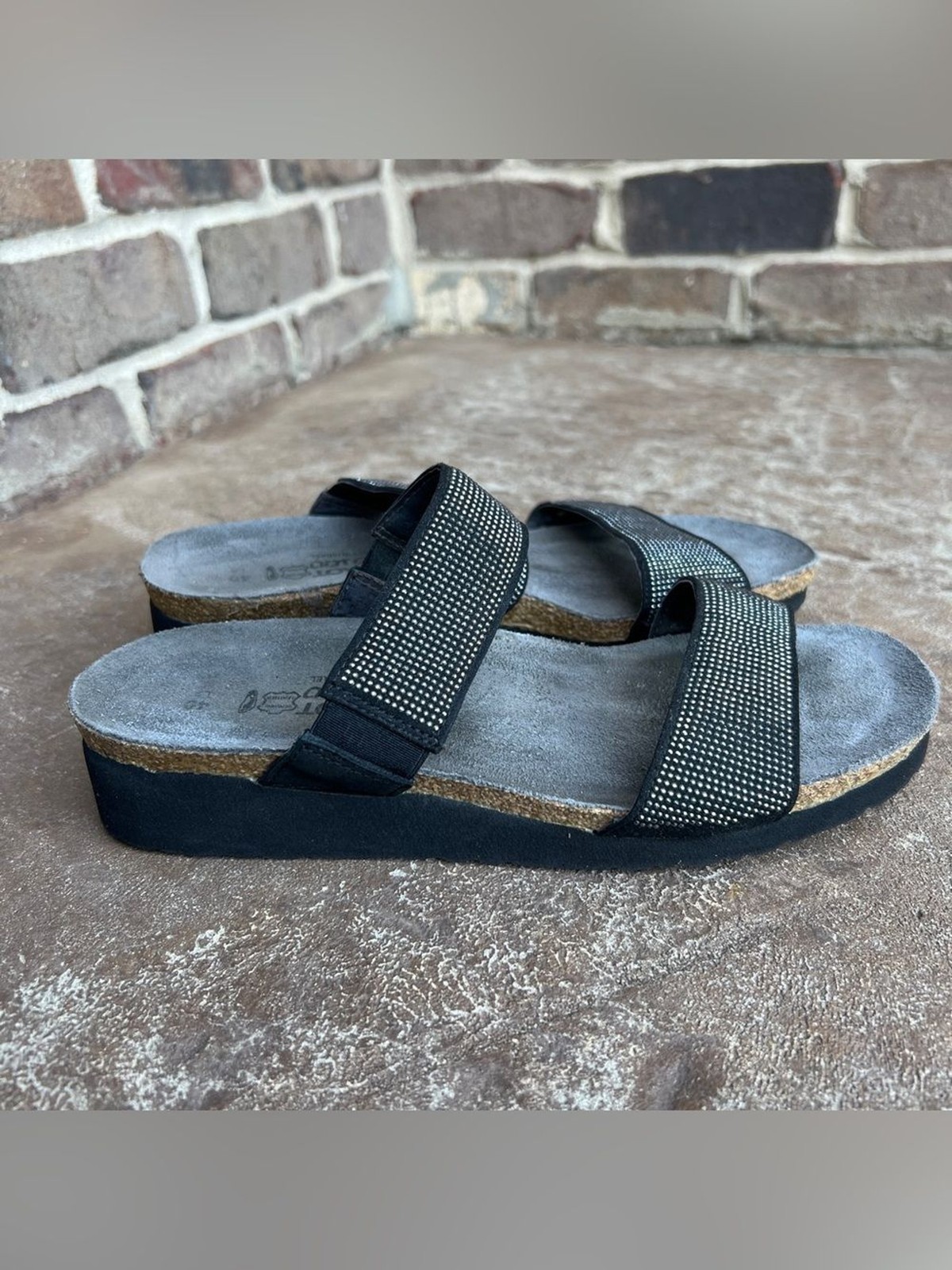 Naot Women’s Bianca Black Silver Rivets 2 Straps sz 40