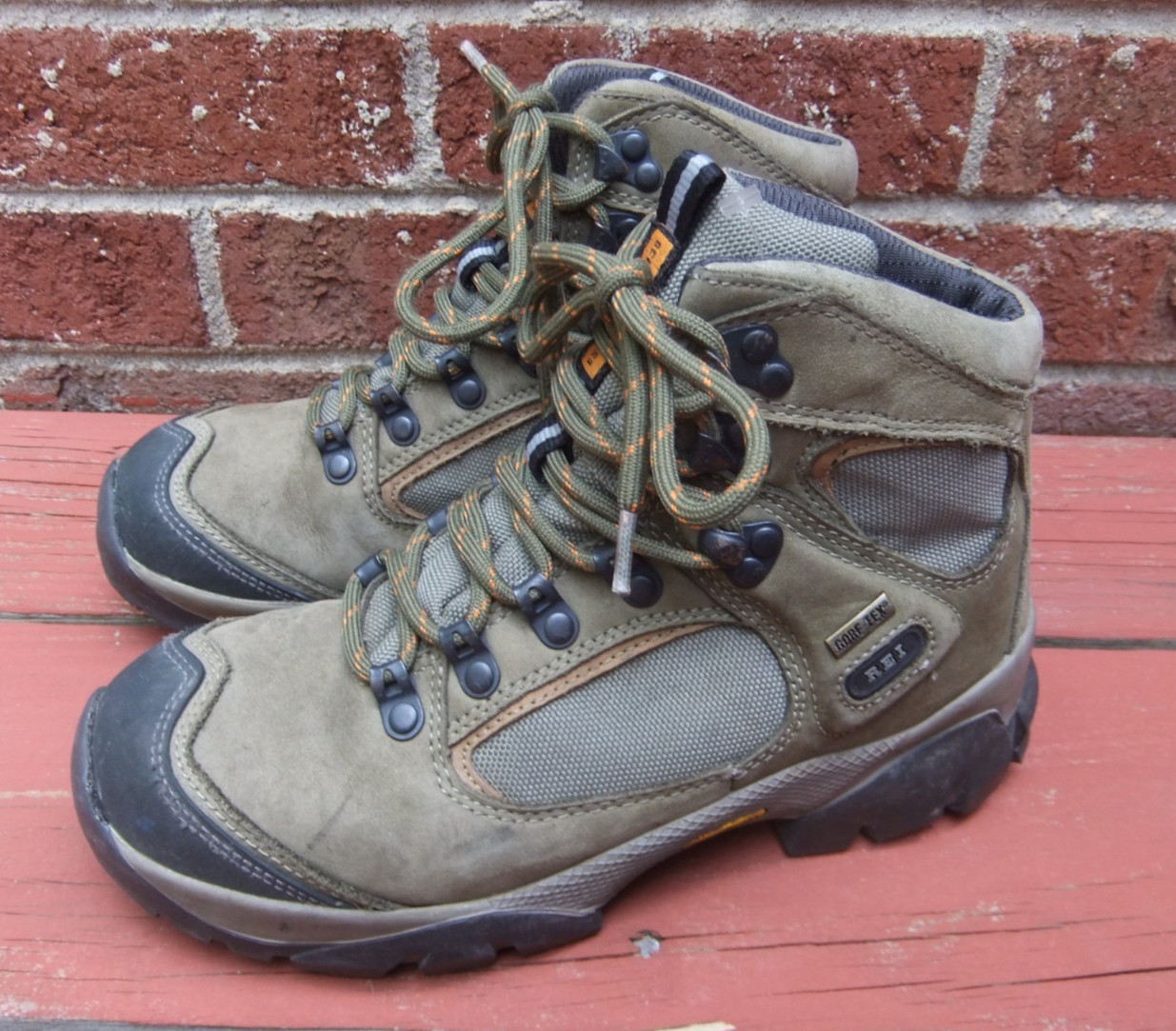 REI GORE-TEX MONARH IV Lichen Women’s Size 6 Khaki Leather Outdoor Hiking Boots
