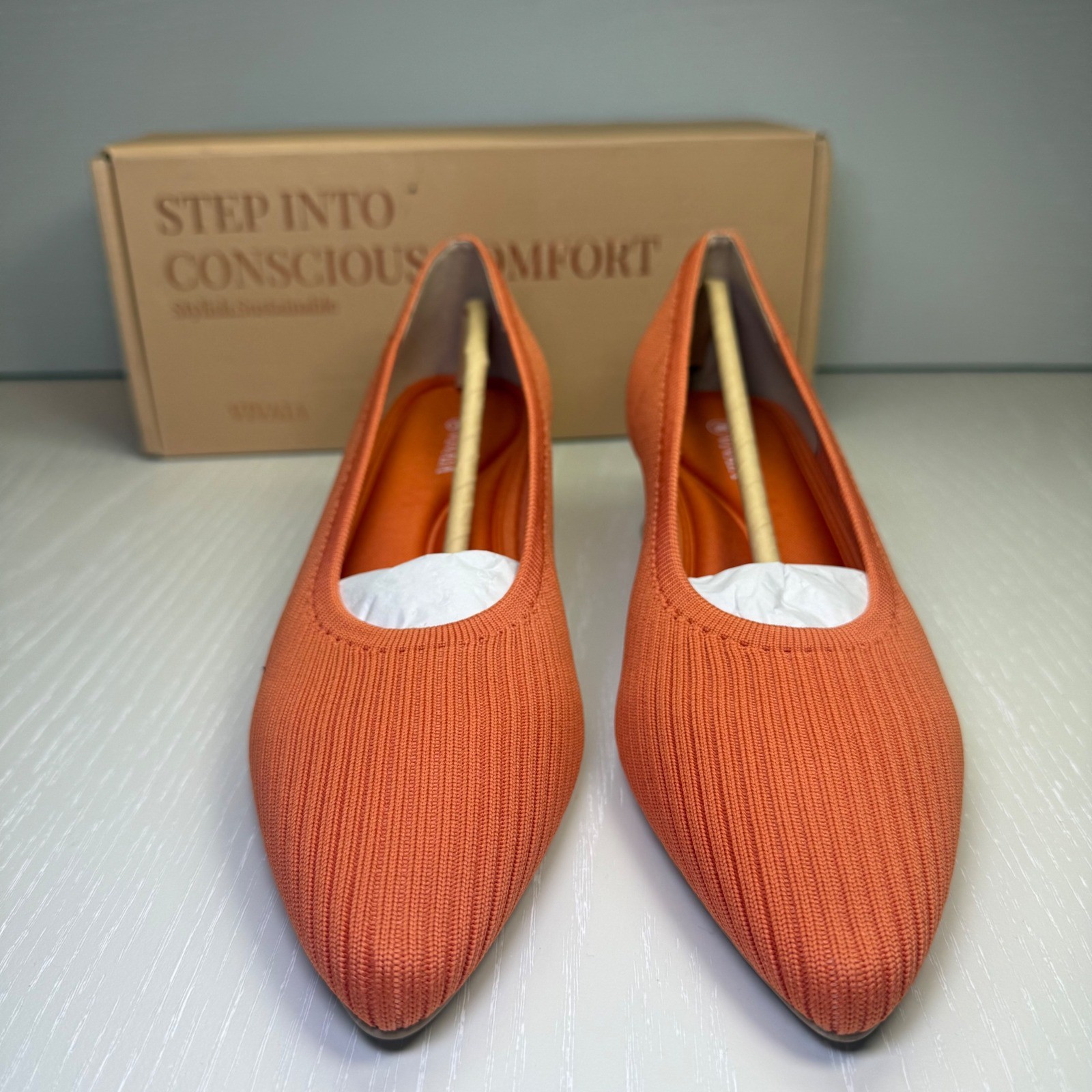 VIVAIA Pointed-Toe Striped Wedge EU 37.5 / US 7