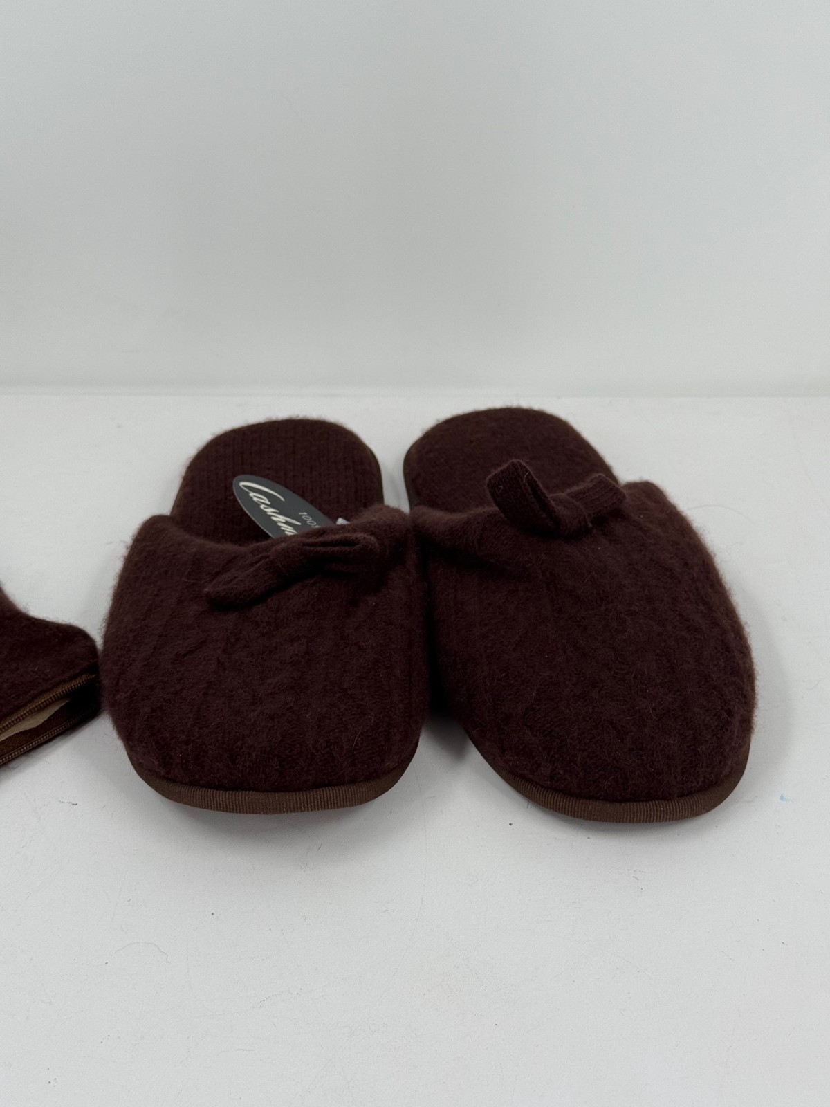 NWT Anne Klein Vintage 100% Cashmere Brown Slippers Women’s Size Medium/Large