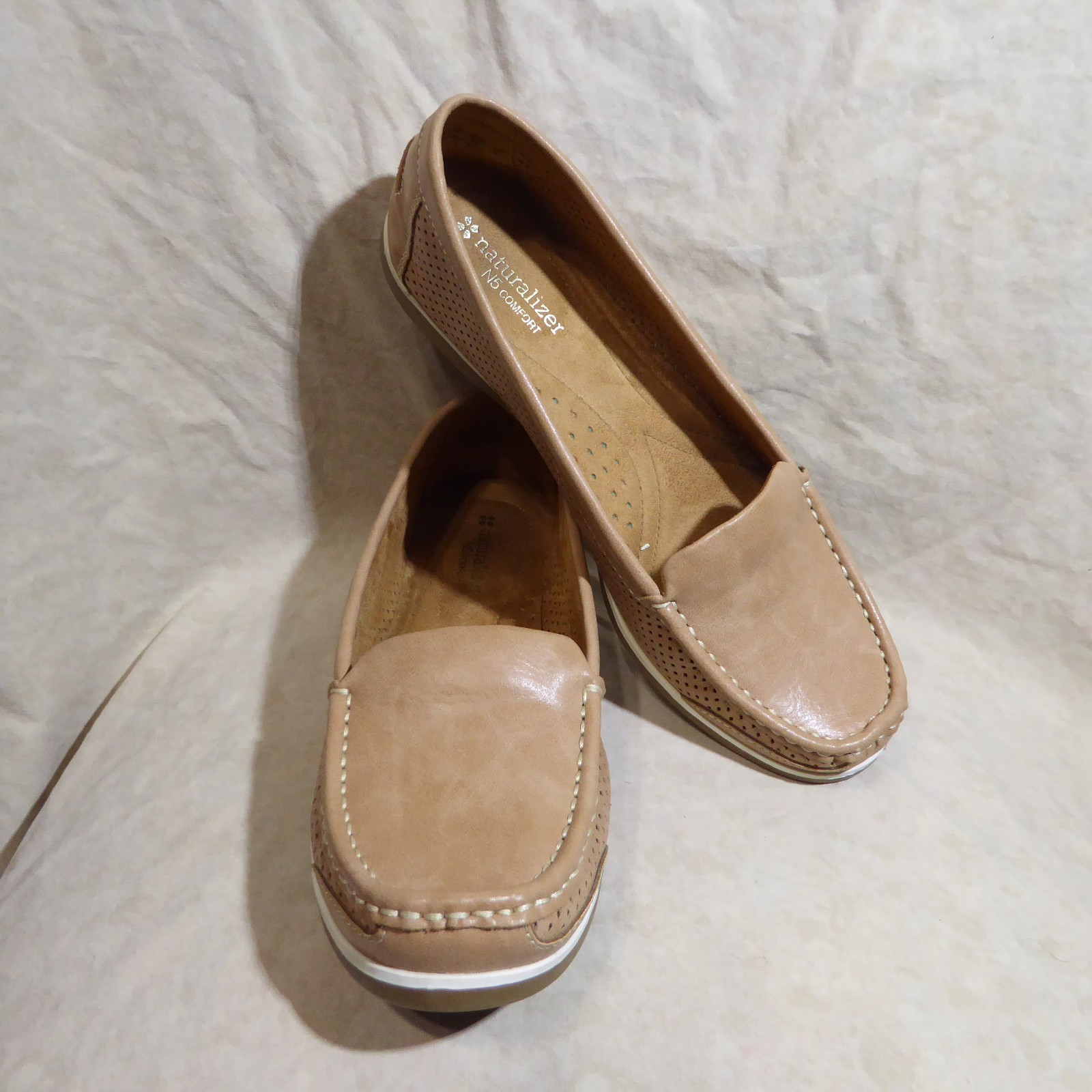 🥿 Naturalizer N5 Comfort Loafers 9 W Natural Tan Leatherette; Stitched Details