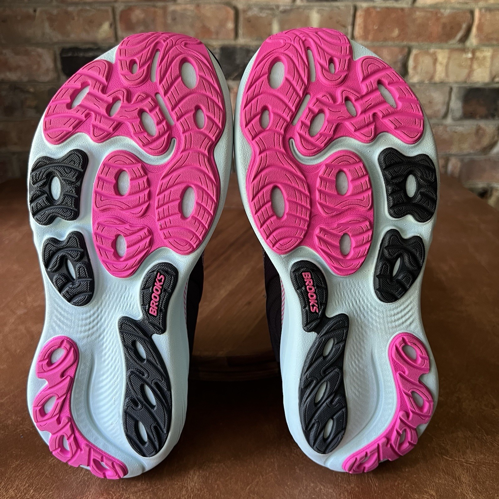 Brooks Adrenaline GTS 25 Supportive Womens 9.5 Black Pink Running Shoes Sneakers