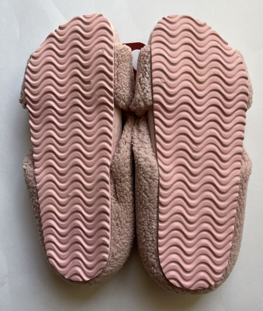 Deluxe by Dearfoams Coins Crossband Slippers-Pink-No Sweat Comfort-Women’s 7-8
