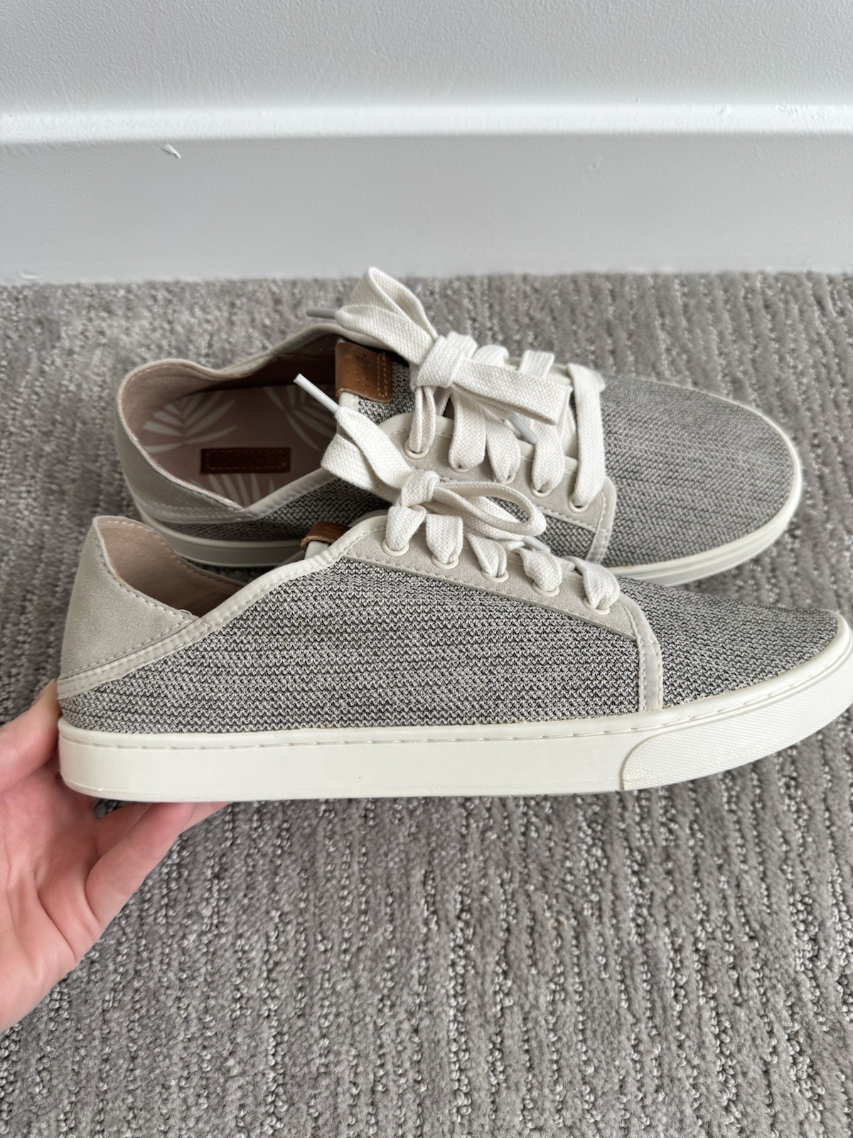 OluKai Pehuea Li Women’s Knit Textile Low Top Lace-Up Sneakers Gray/White
