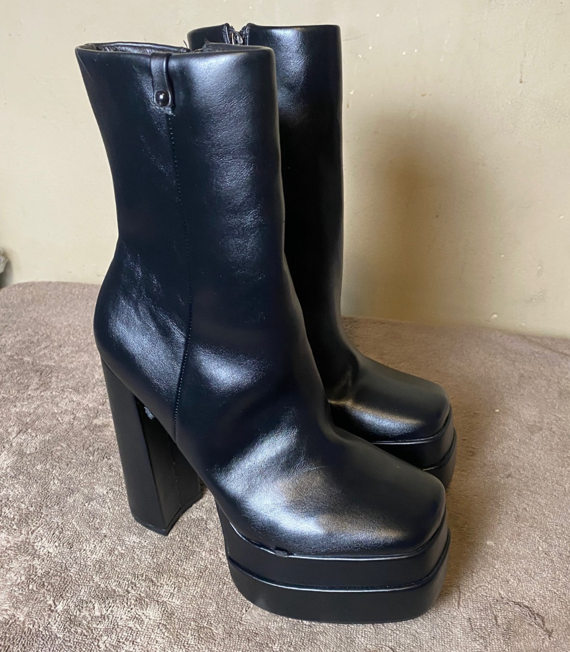 KILLSTAR Gloomed and Doomed boots Woman’s SZ 8 (No chains)