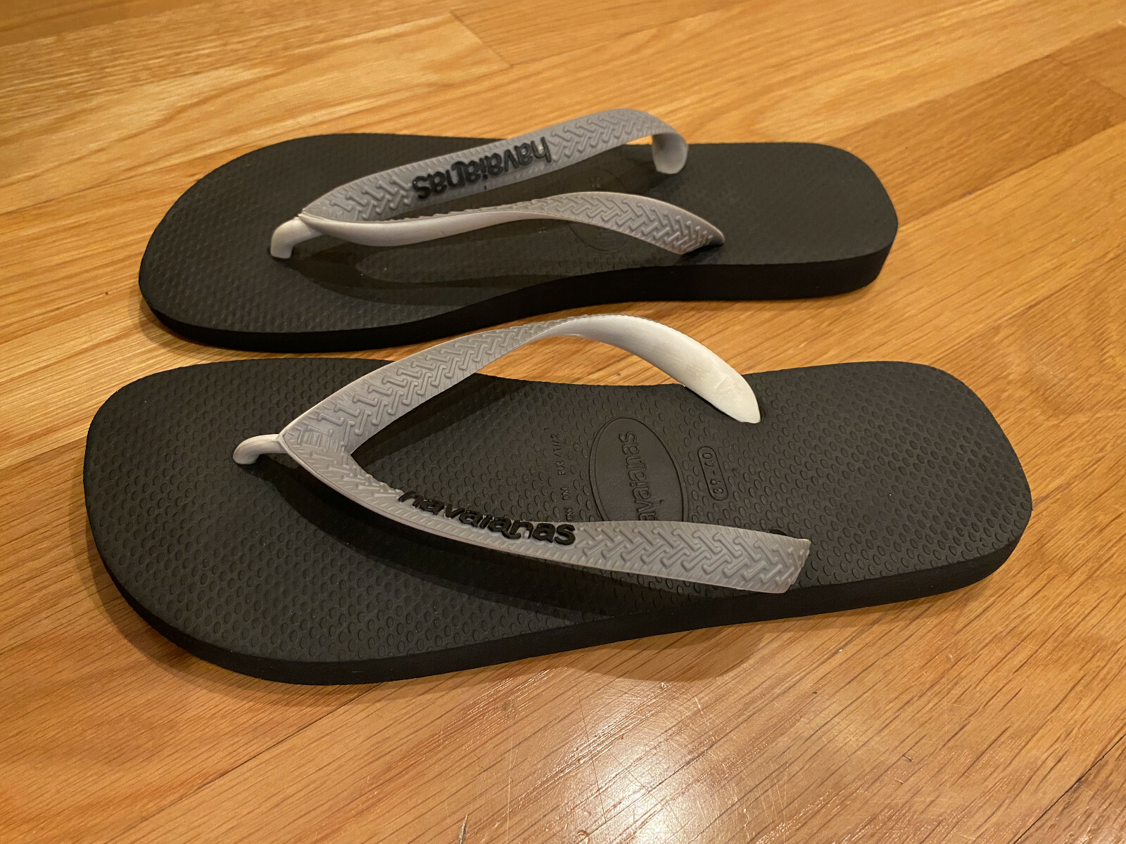 Womens Havaianas Black & Silver Grey 39-40 Flip Flops USA 9/10W 8M EUR 41/42 EUC