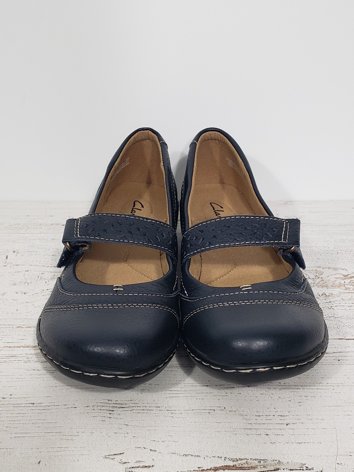 Clarks Navy Blue Leather Mary Janes Women’s 8N NWOT Top Stitched