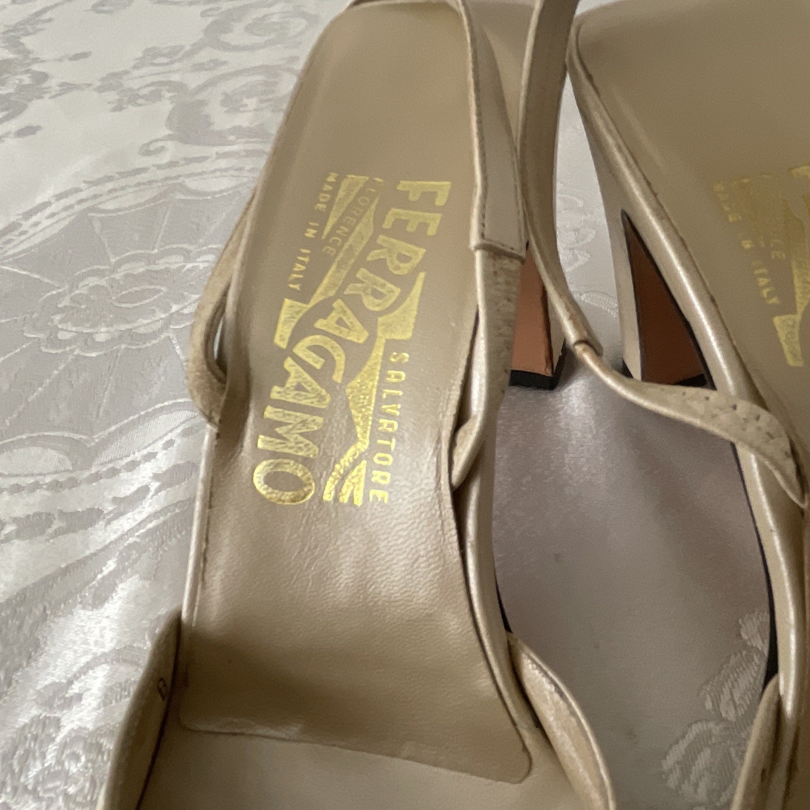 Salvatore Ferragamo Women’s Beige Leather Slingback Bow Square Toe 7B