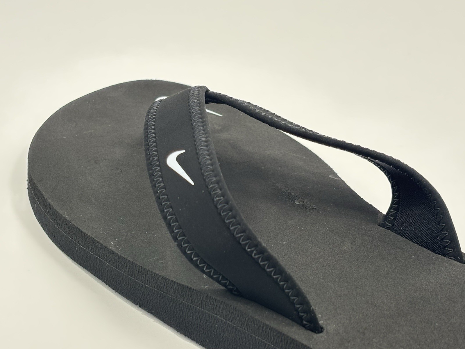 Size 12 Women Nike Celso Thong Sandals 314870-011 Defect Mark on Foam/Bent Bands