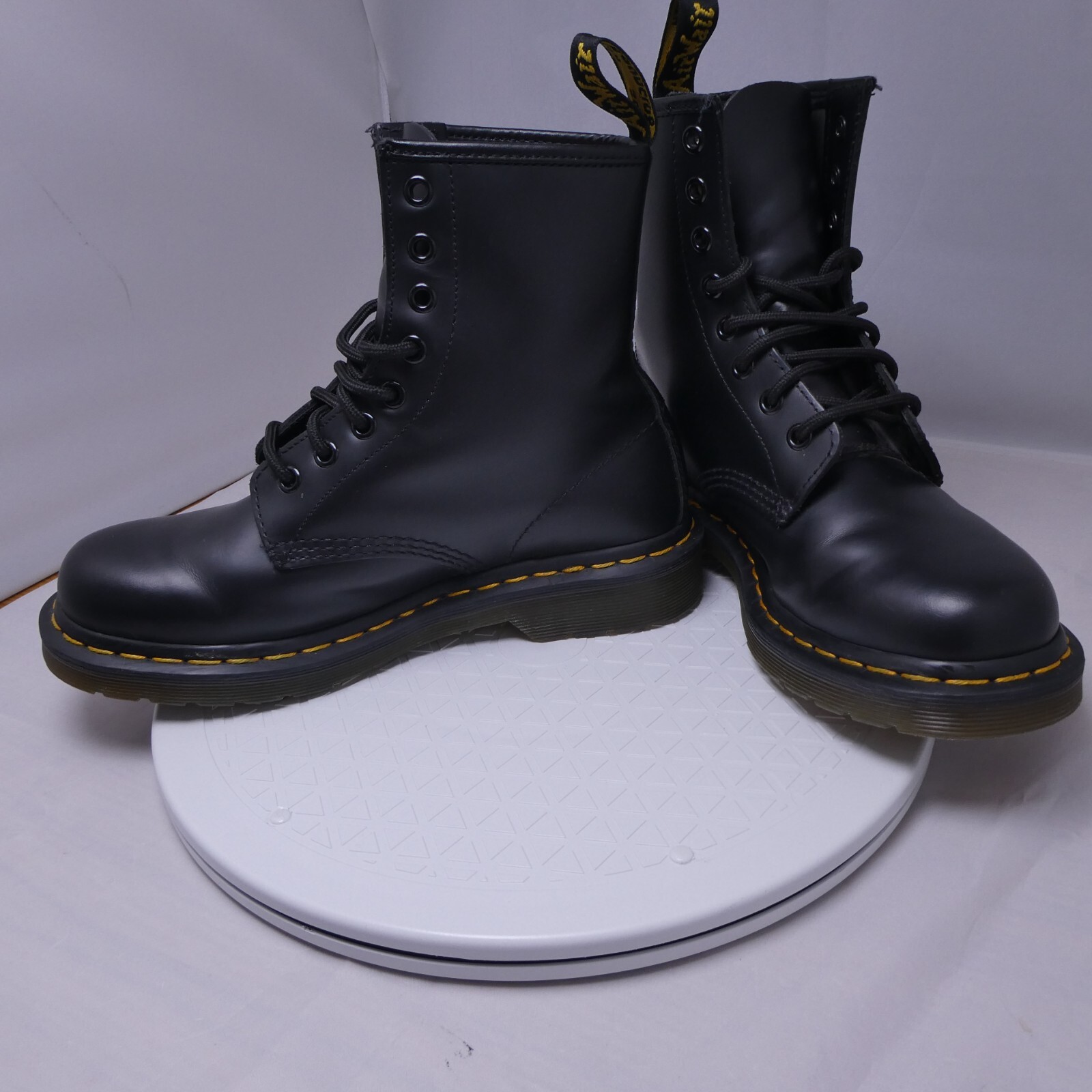 Dr. Martens 1460 Women’s Original Smooth Leather Lace Up Boots – Black, Size 6