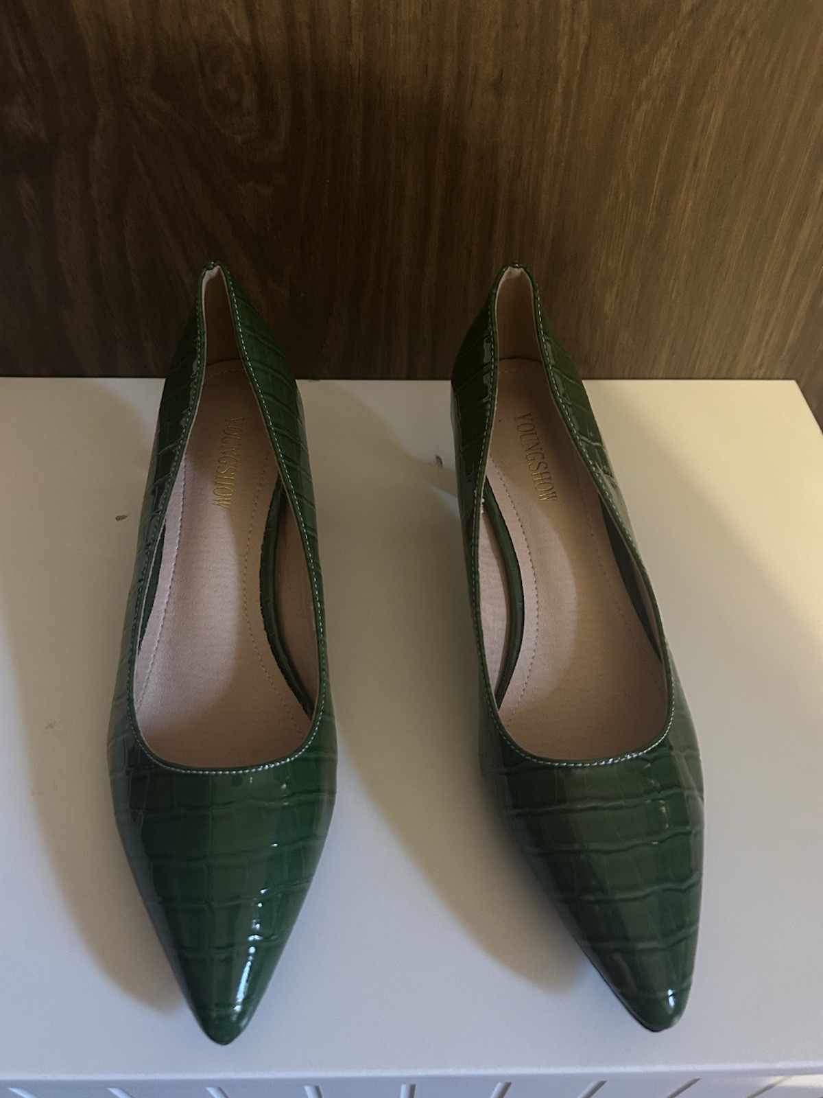 YOUNGSHOW Green Croc Embossed Pointed Toe Slip On Pump Heel Womens 9 M