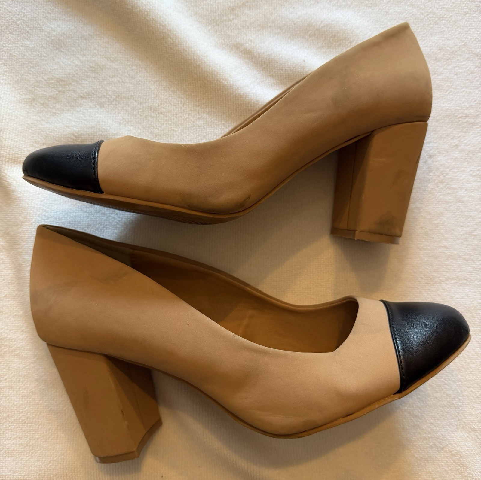 Torrid Leather Cap Toe Block Heel Pumps Beige/Black Slip-On Women’s 9W