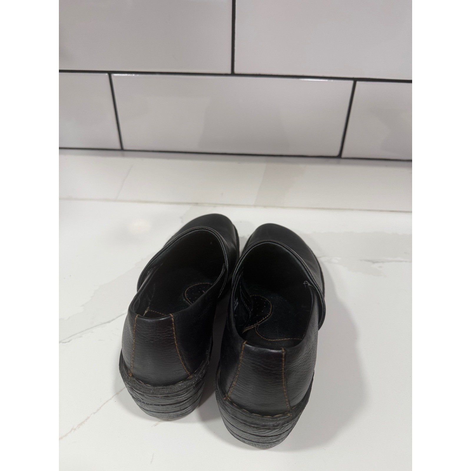 Born Black Leather Clogs W31754 Comfort Slip On Shoes Womens 7 M/W EU 38