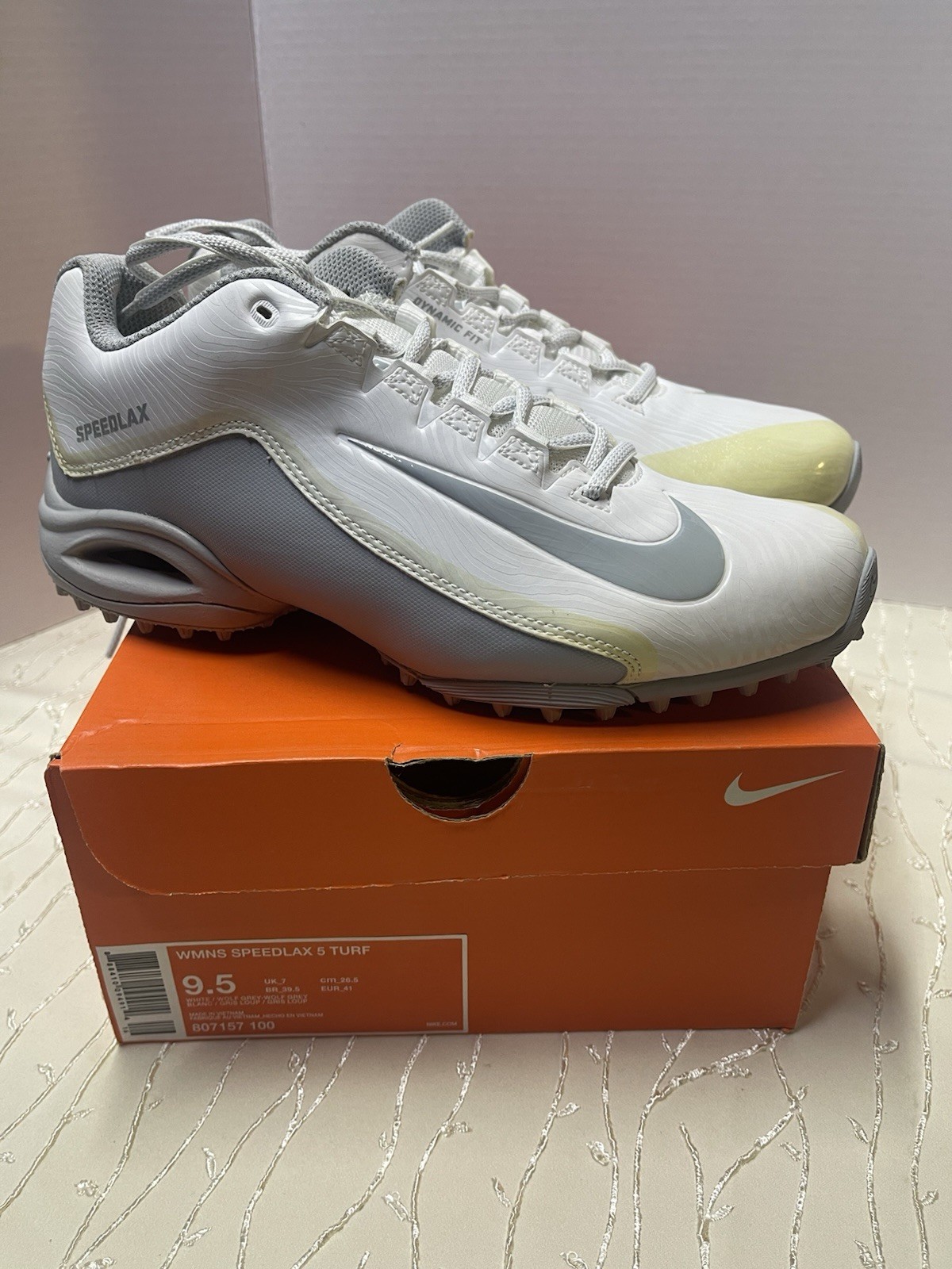 Size 9.5 Nike SpeedLax 5 lacrosse turf cleat Women’s New Box 807157 100 White
