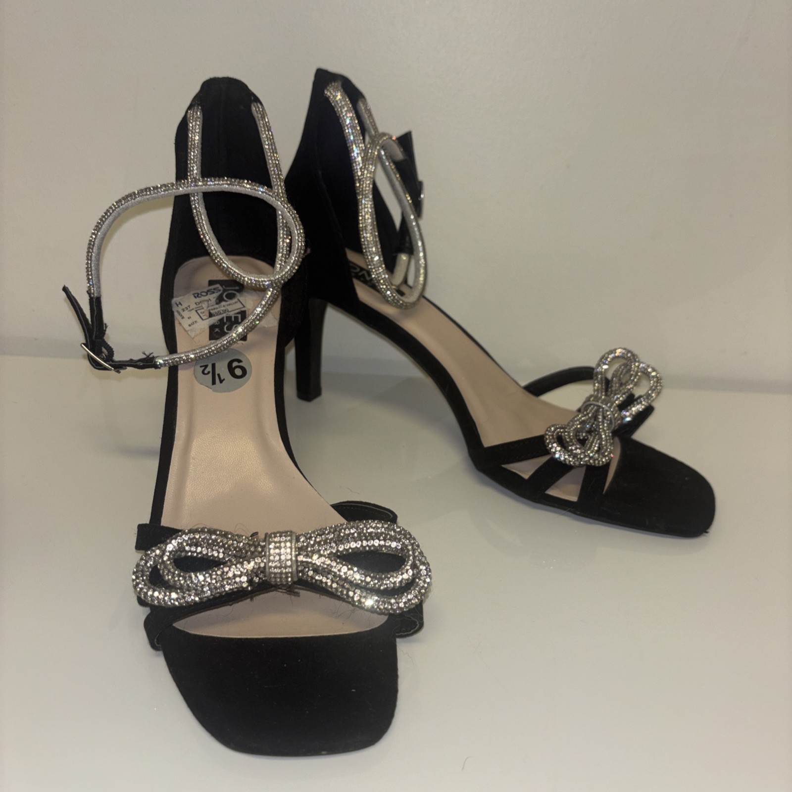Jones New York Black Rhinestone Bow Ankle Strap Evening Heels Sandals 9.5