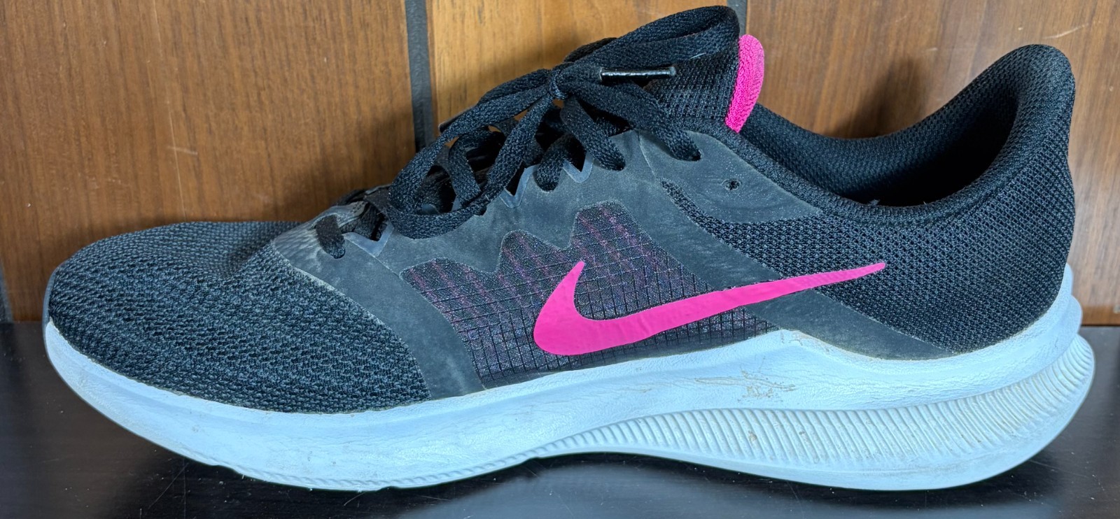 Nike Downshifter 11 Black Laser Fuchsia Womens Running Shoes Sz 11 – EUC