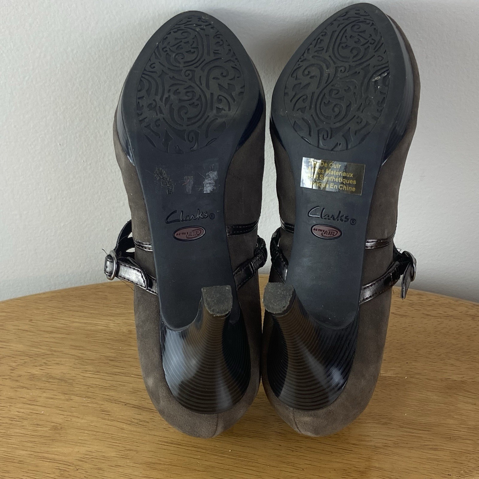 Clarks Artisan Active Air Women’s Brown Suede Leather Pumps Straps Buckle Sz 6.5