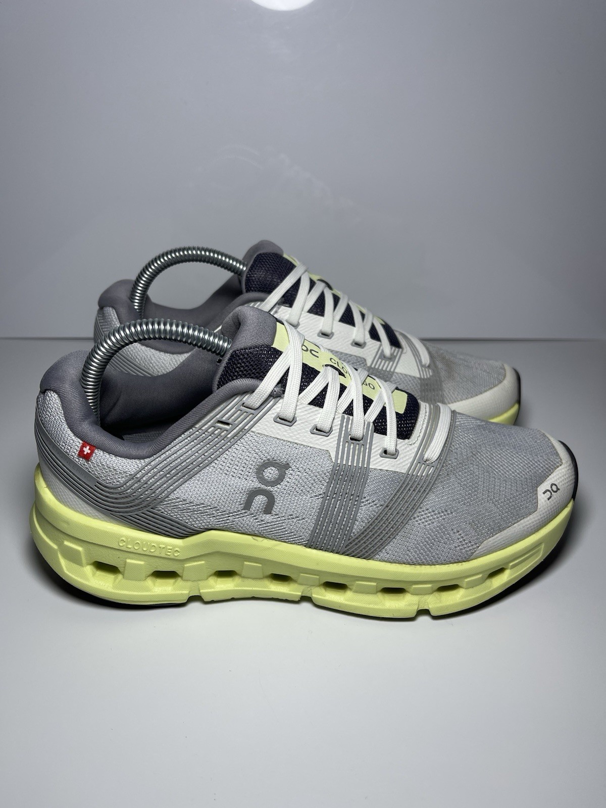 On Cloudgo 55.98234 Sneaker Woman’s Frost Hay Low Top Lace Up Running Shoes 8.5