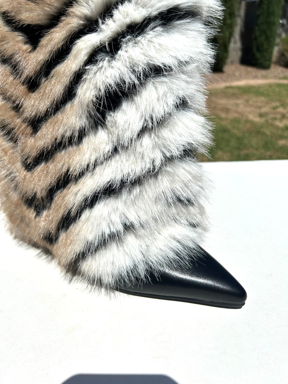 Azalea Wang Briash Boots Booties 8 Black & White Chevron Striped Faux Fur NEW