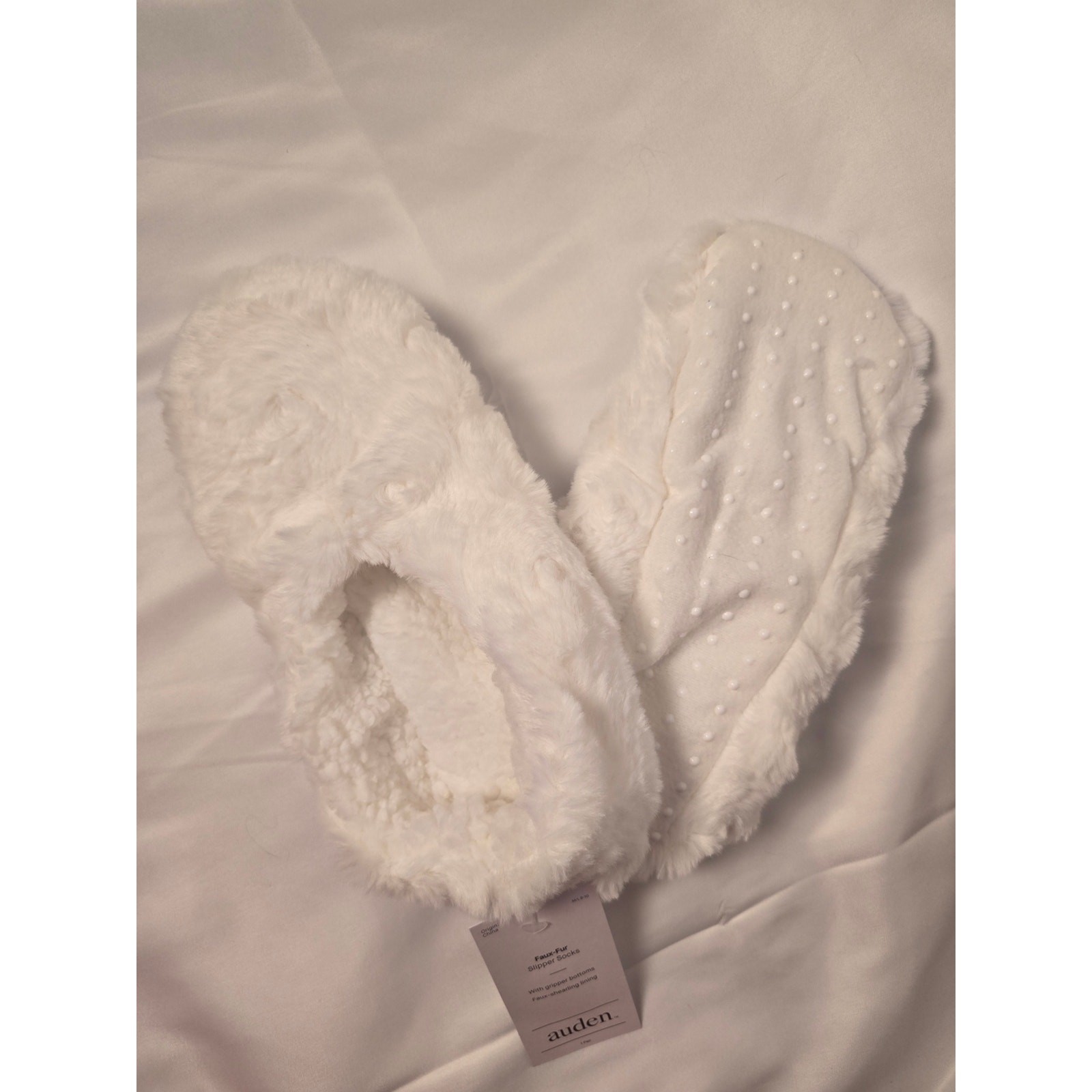 Auden Faux Fur Cozy Slippers – White Size M/L (8-10)