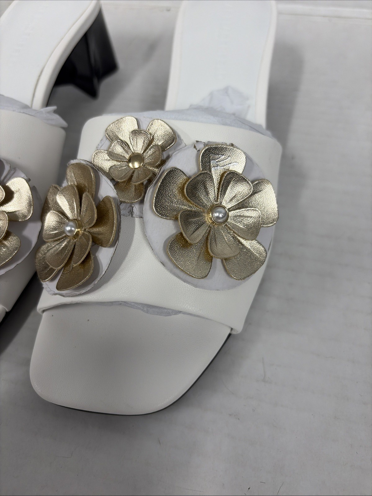 Karl Lagerfeld Paris Sandreea Floral Heeled Sandals Womens 9 EUR 40 White NEW