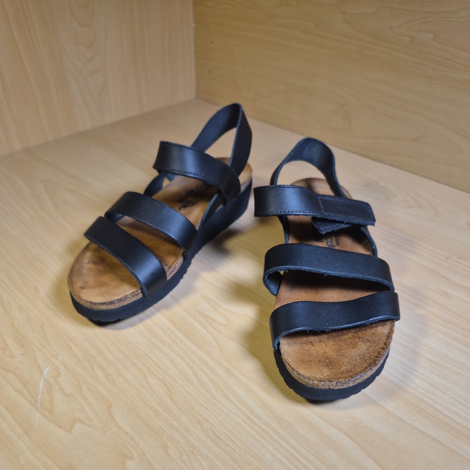 Naot Kayla Black Leather Strap Sandals SZ 36 or U.S SZ 5 5.5