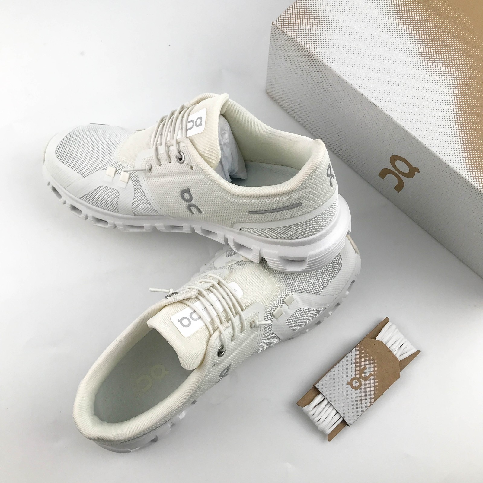ON Cloud 6 White Women’s Athletic Support Cushioned Waterproof Sneakers US 6–9