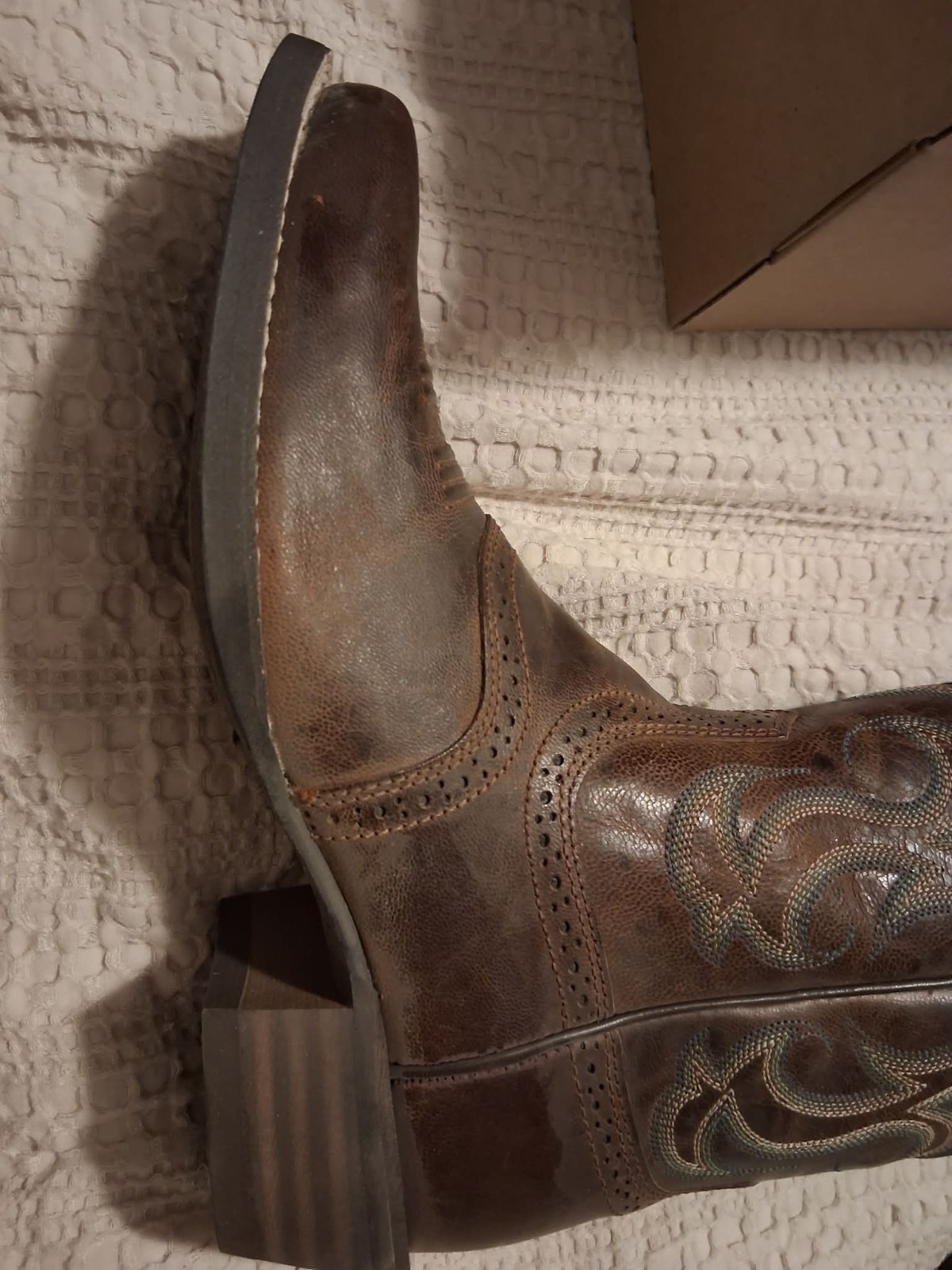 NWT – Women’s Ariat Rawhide Square Toe, 11″H, Sassy Brown Boots, Size 6B