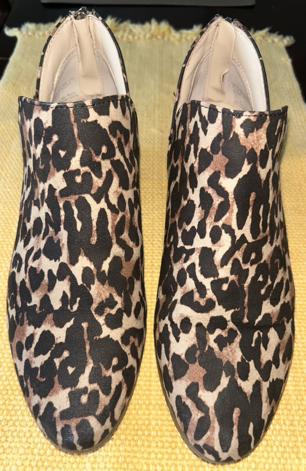 Kenneth Cole Reaction Leopard Print Pointed Toe Booties size 7