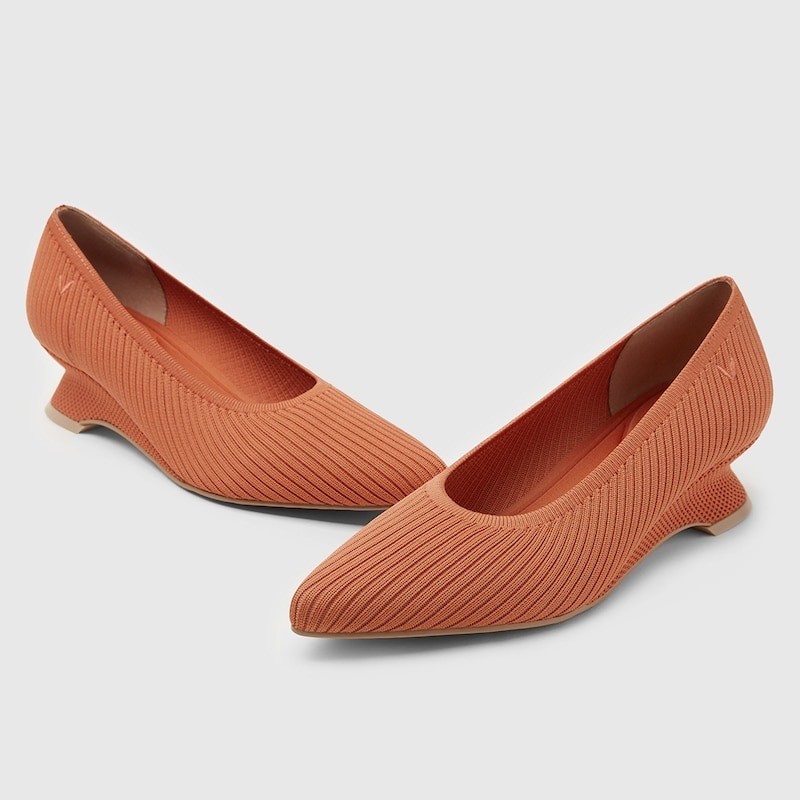 VIVAIA Pointed-Toe Striped Wedge EU 37.5 / US 7