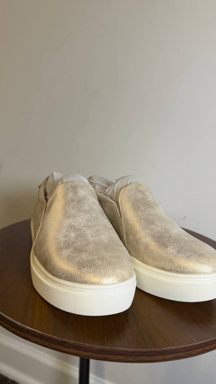 Dr Scholl’s Light Gold Faux Leather Slip On Sneakers 6M New Stylish Comfort