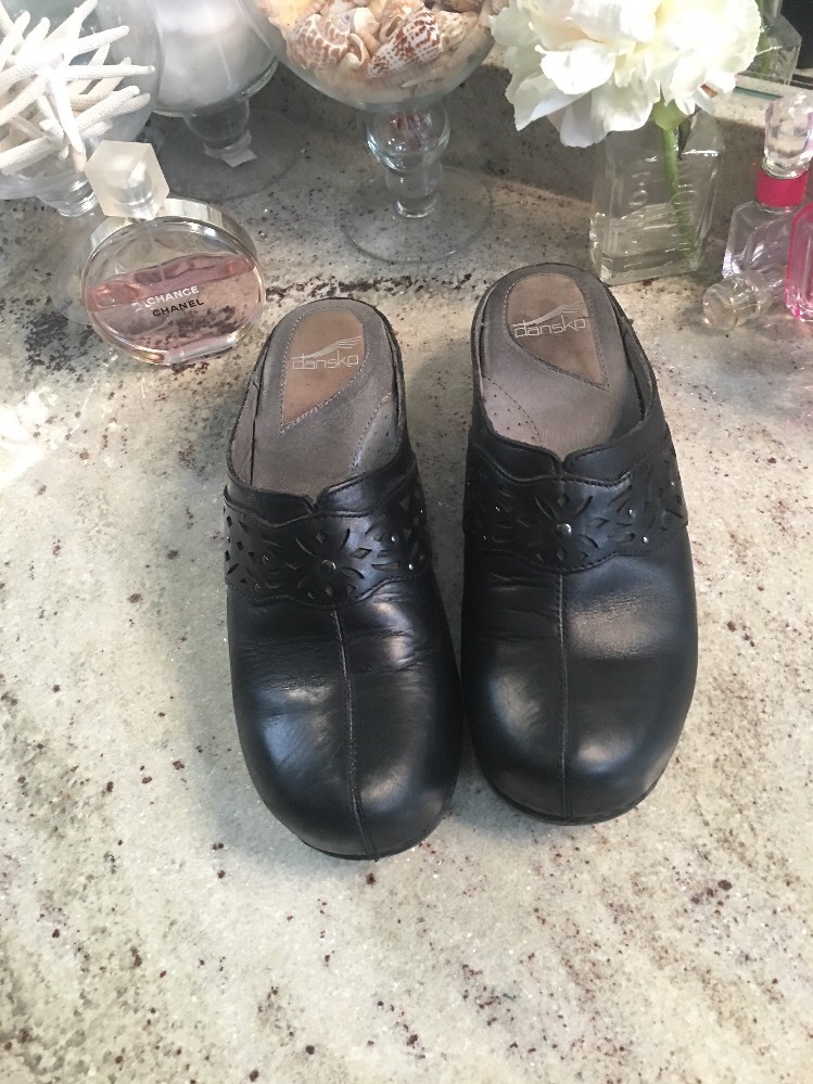 DANSKO «Pippa» Thermoplastic Clogs/Mules Cutout Studded 41 = US 10.5-11