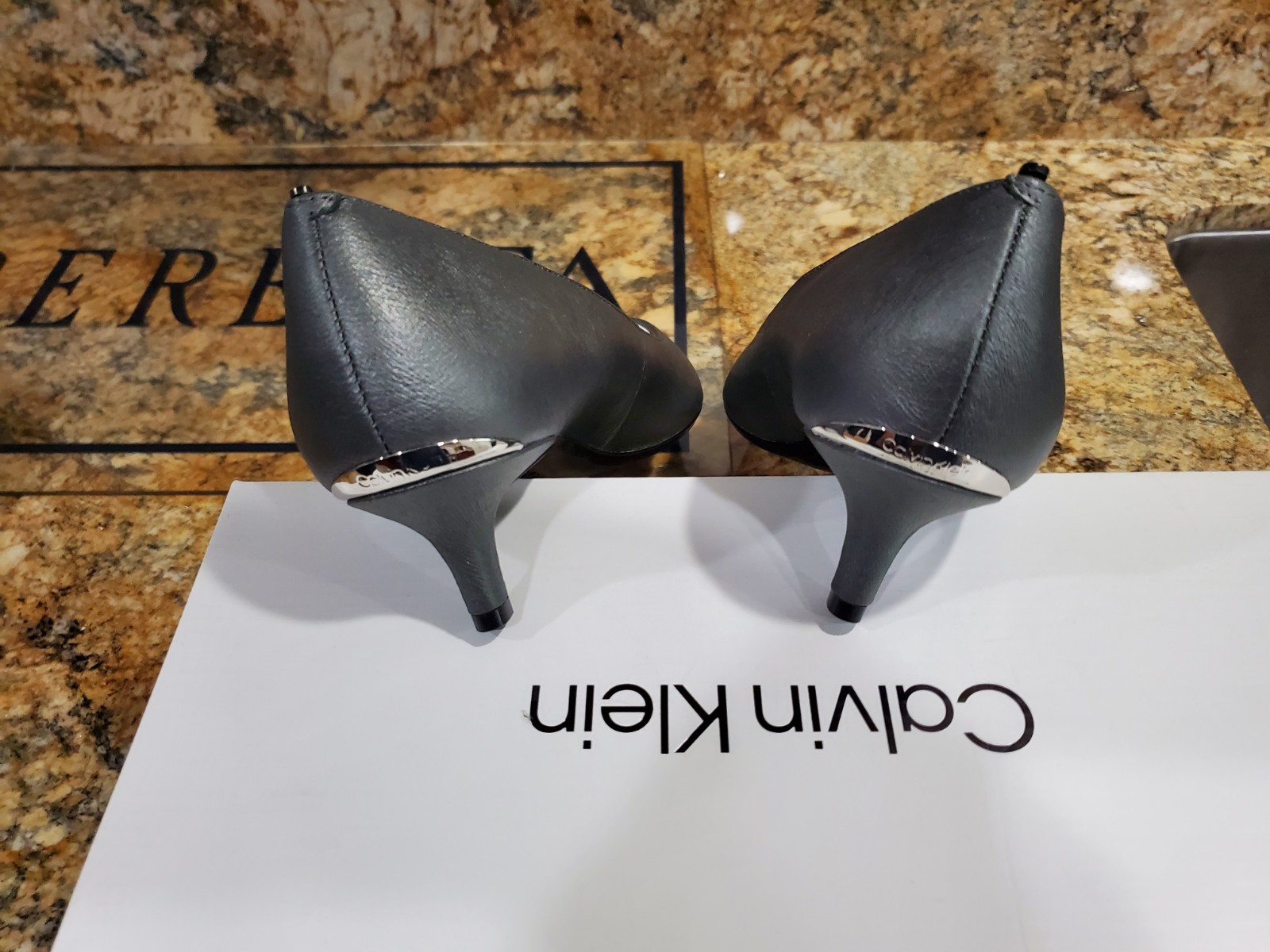 New Women’s Calvin Klein Gabrianna Shoes Size 9.5