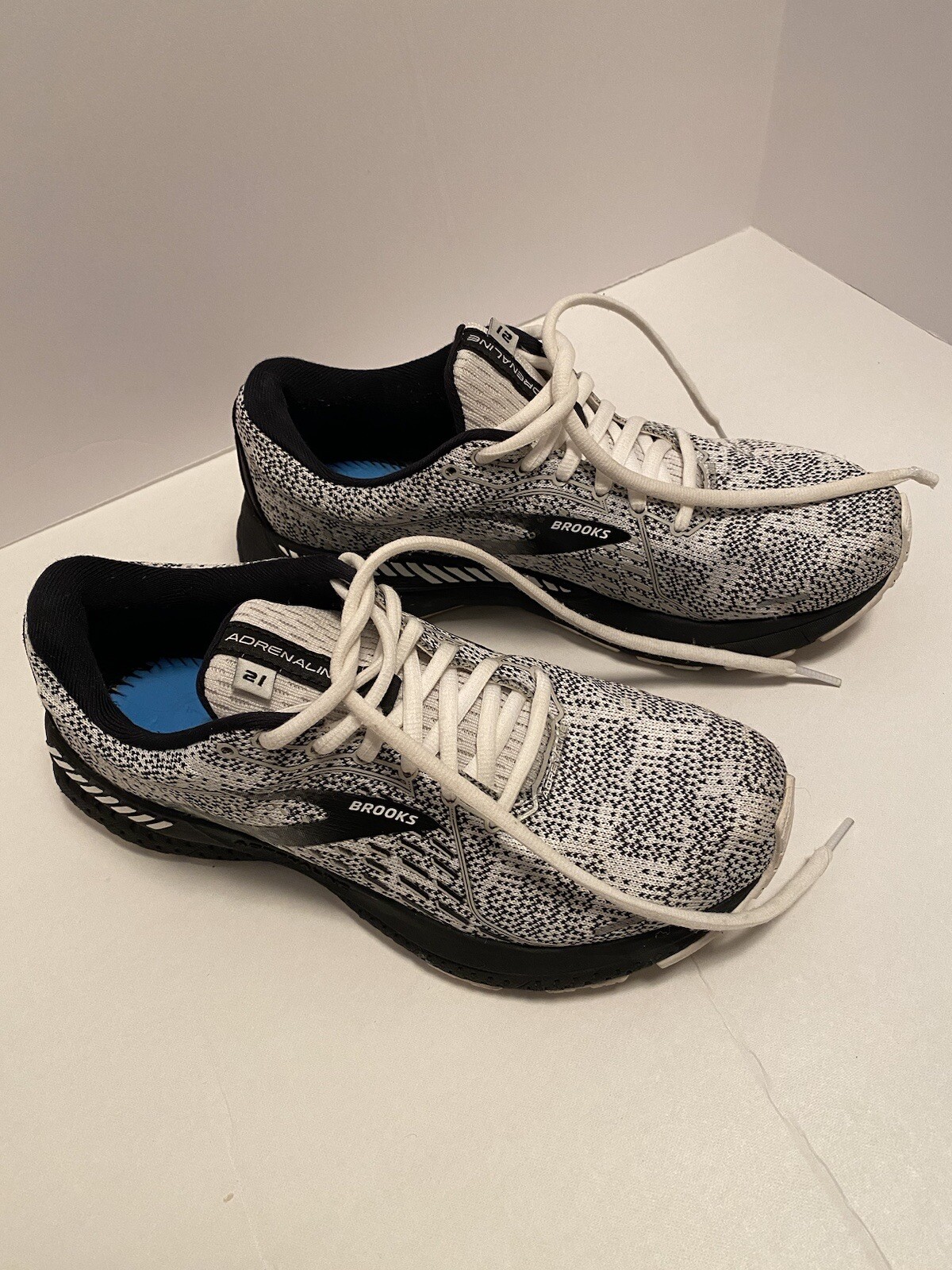 Size 7.5 Brooks Adrenaline GTS 21 Black/Gray/White 120329-1B-135 Super Clean
