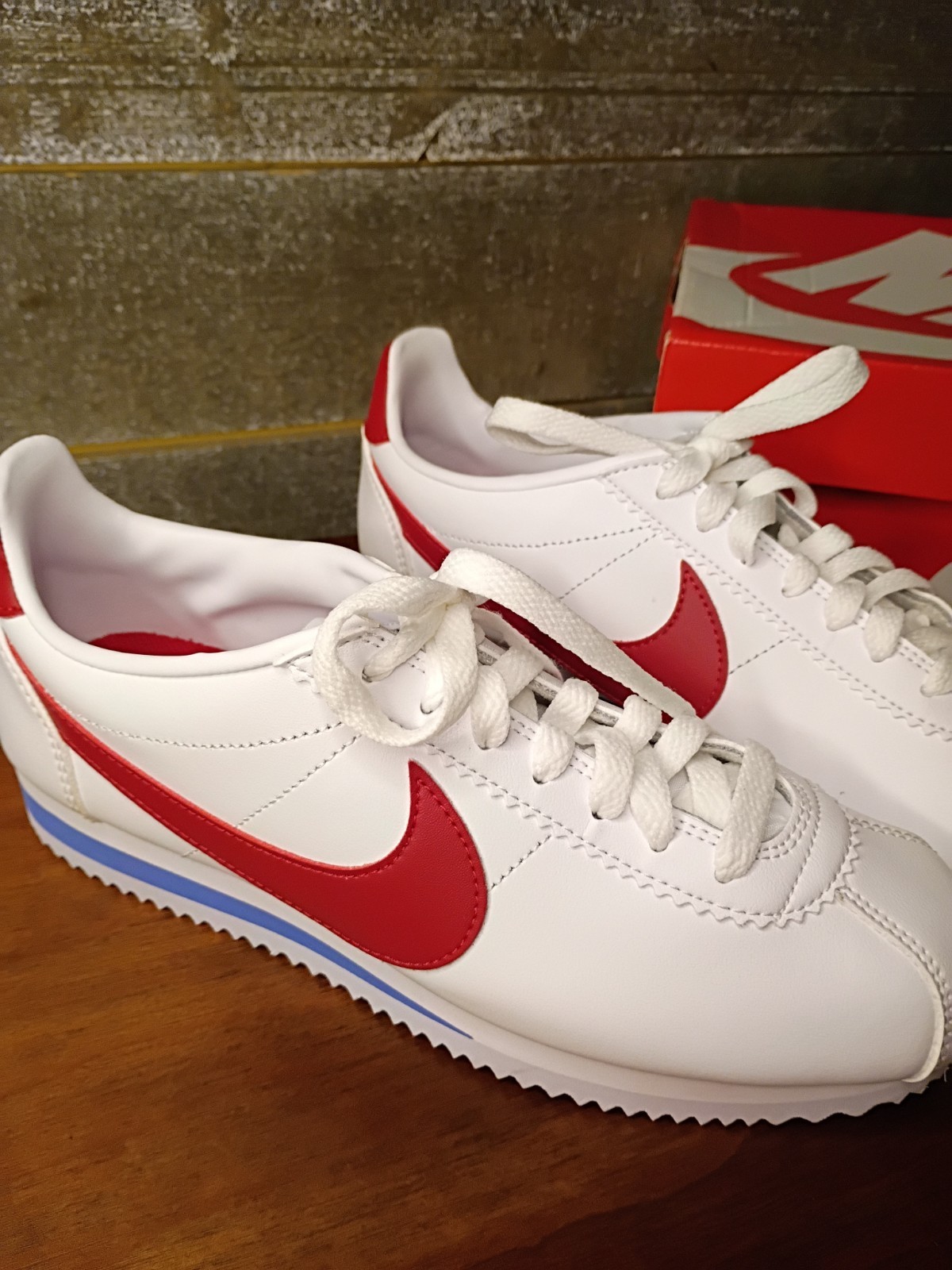 Nike Womens Classic Cortez 807471-103 Lace Up White Red Sneaker Shoes Size 7