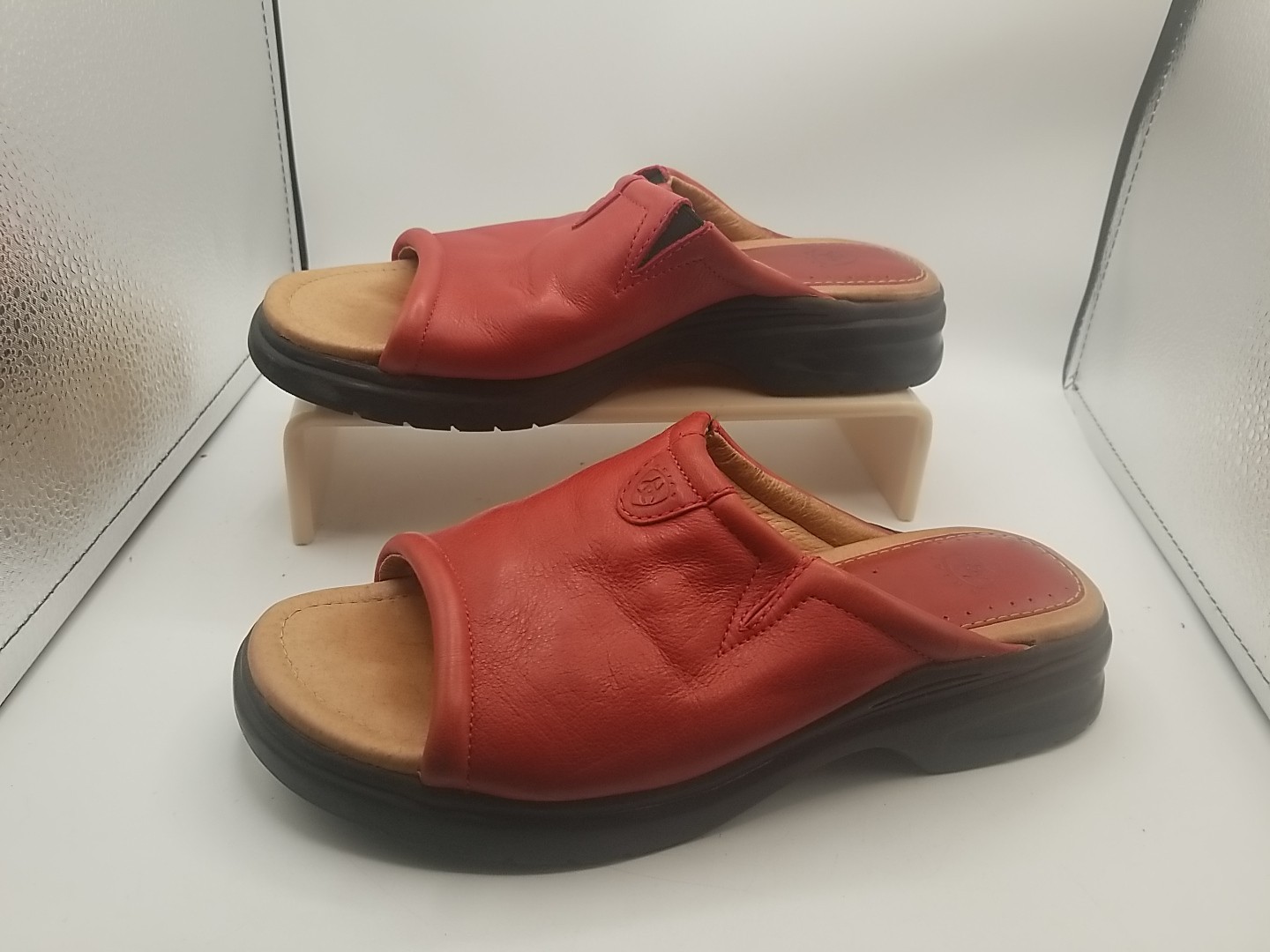 Ariat Bridgeport Red Leather Sandals Clogs Mules Slides Women’s Size 7 7B