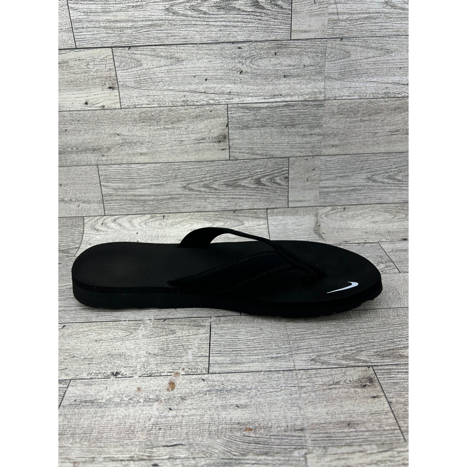 Nike On Deck Womens Flip Flops Black White 314870-011 Size 7 Sandals Thong Shoes