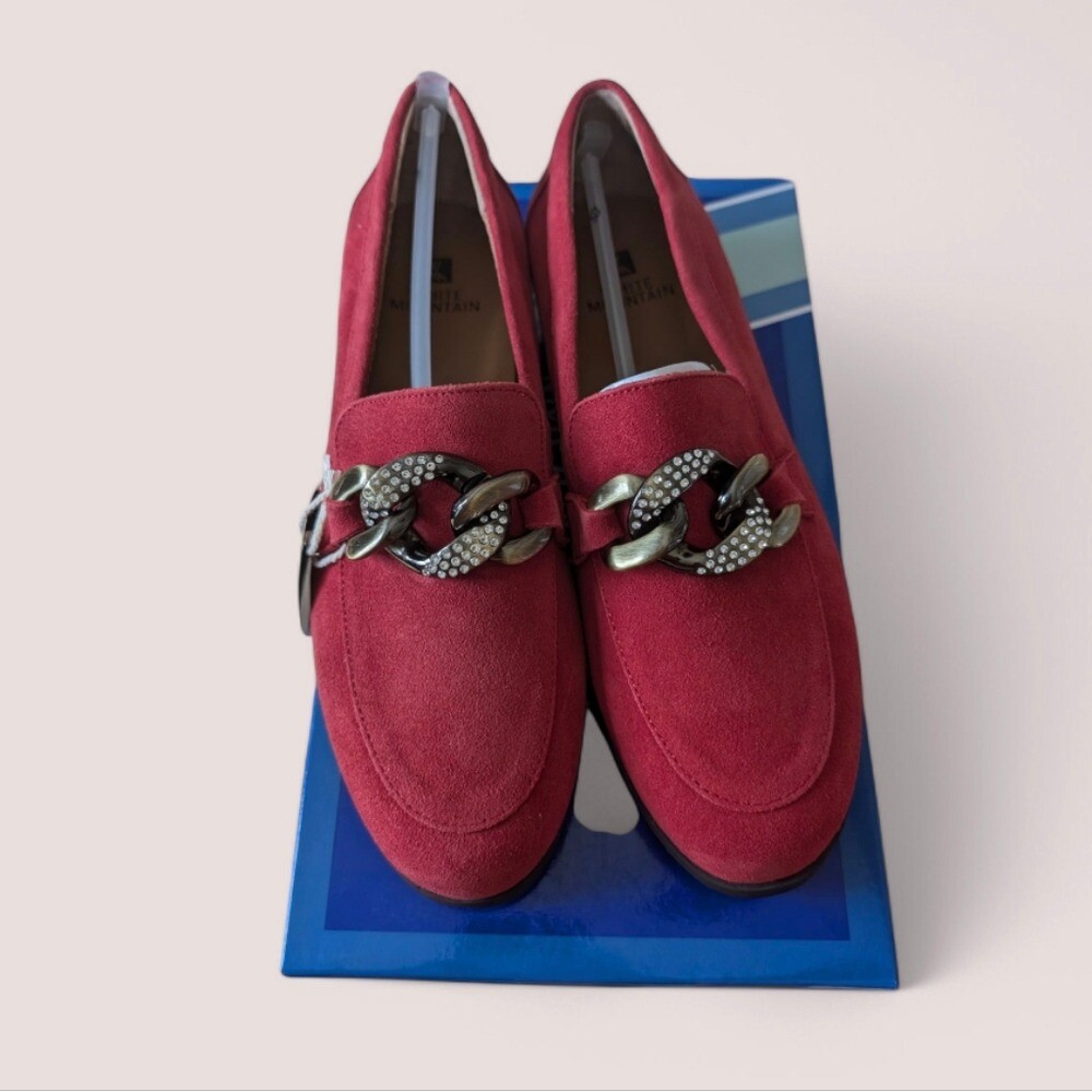 White Mountain suede Shoes Size 6