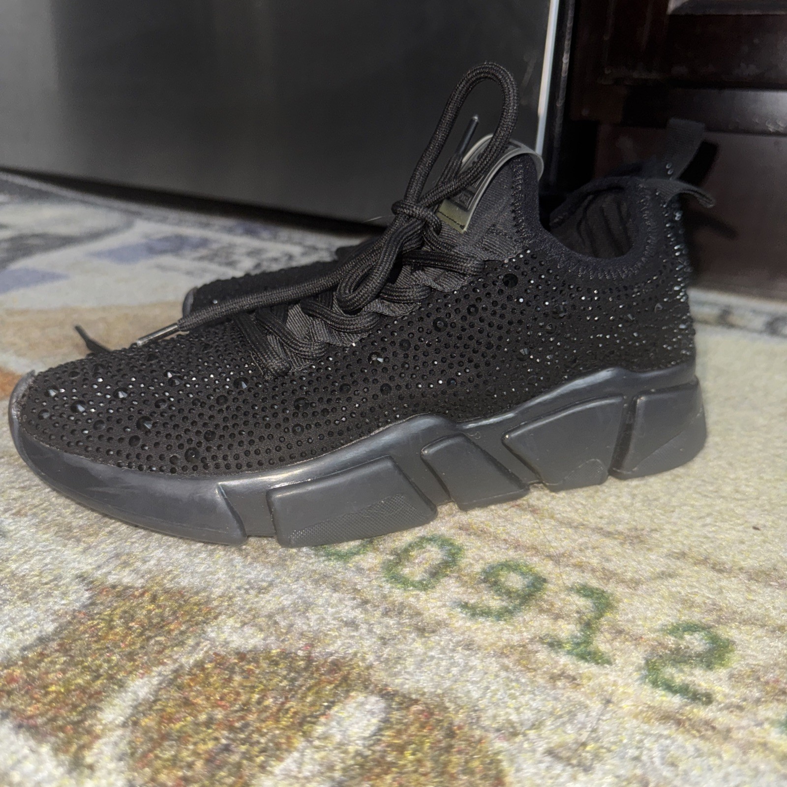 Steve Madden SM NY90 Women’s Sneakers Black Embellishment Slip On Size 7