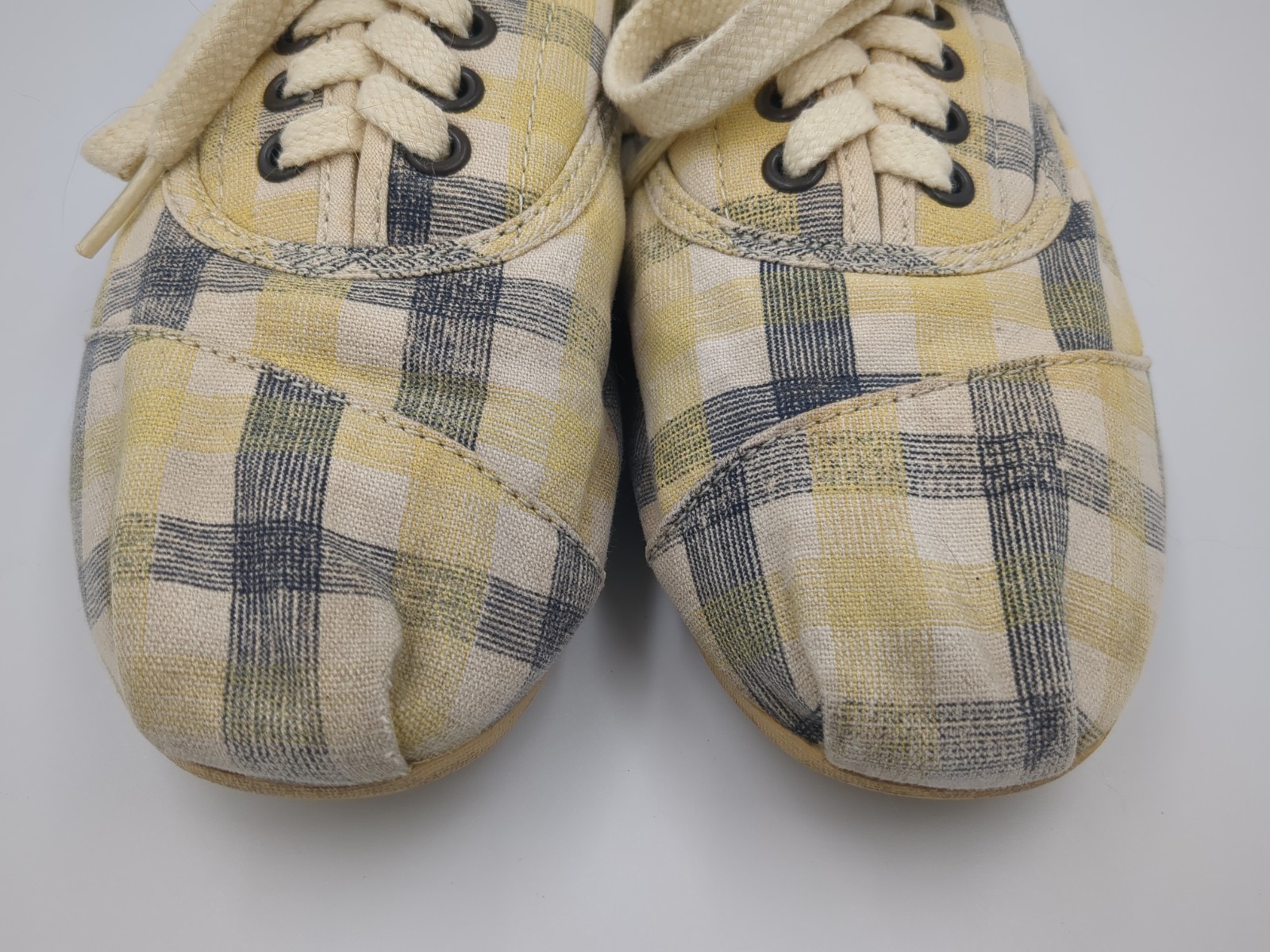 TOMS Blue & Yellow Checked Lace Up Sneakers Women’s size 6.5