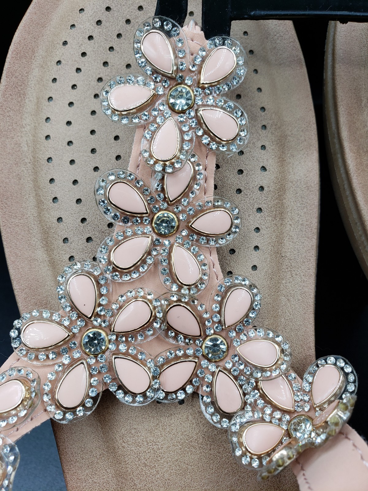 «Qupid» Womens Floral Beaded Bejeweled Rhinestone Sandals Size 10 NWT