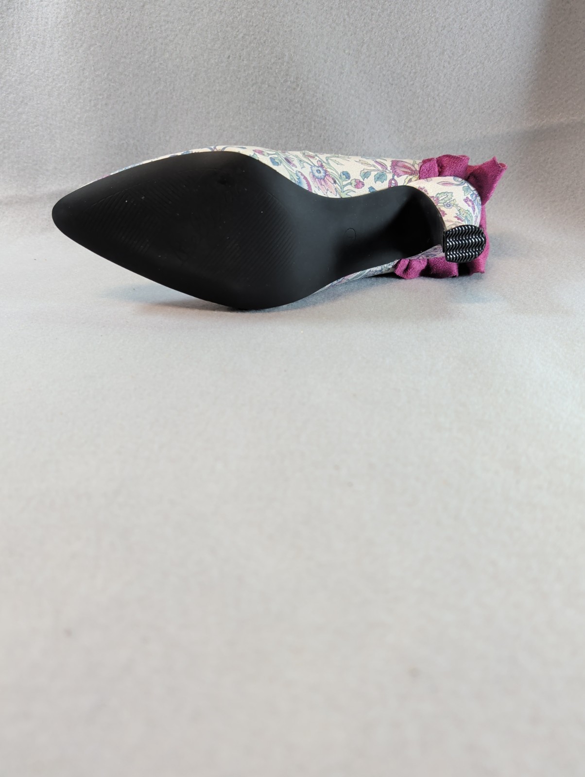 Bellini Clarise Ruffled Floral Pump Women’s Size 7W New in Box