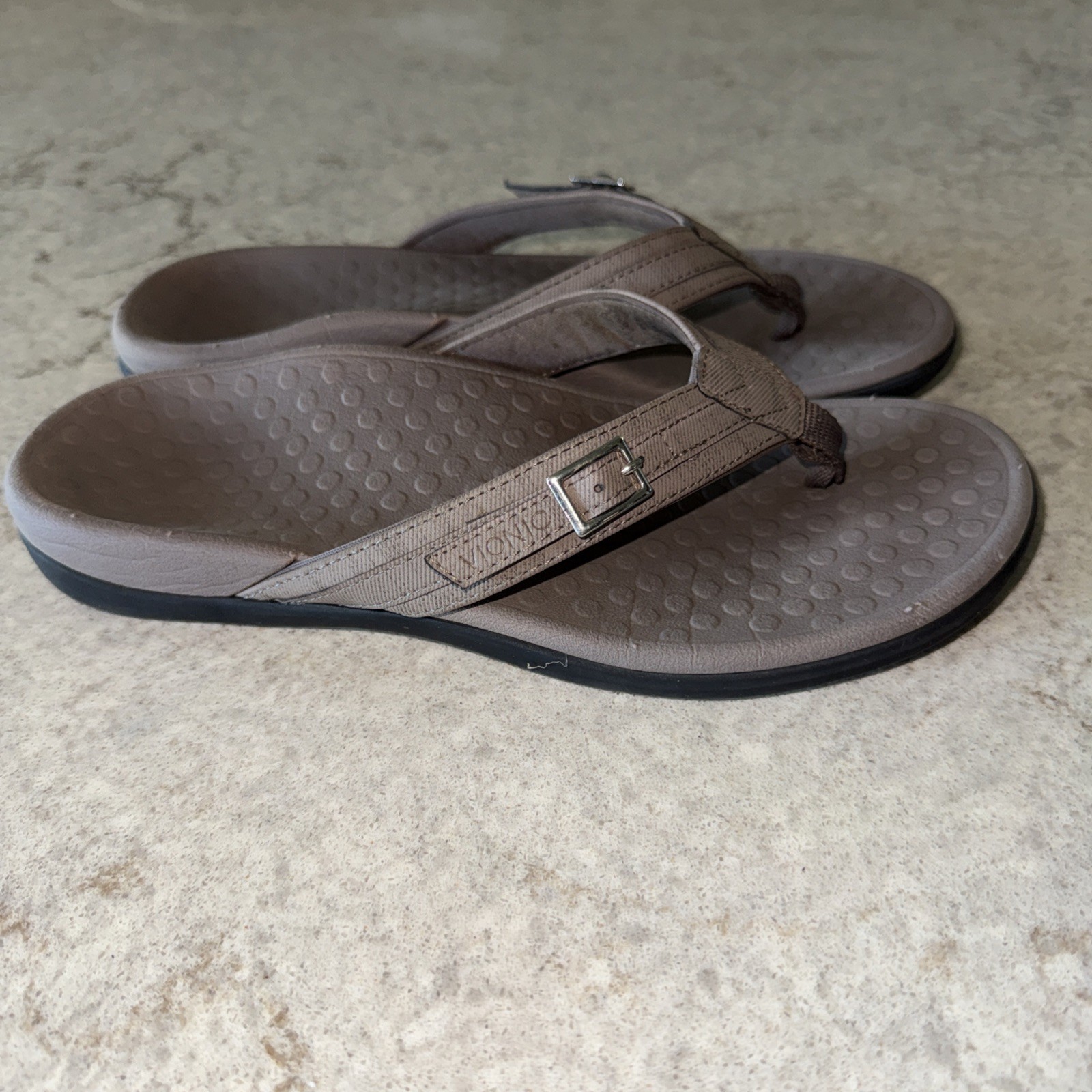 Vionic Tide Patty Taupe women’s comfort Flip Flop Sandals buckle size 8 summer